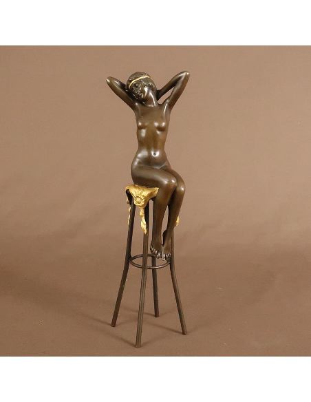 Sculpture en bronze Femme nue Art déco l éveil Patine dorée