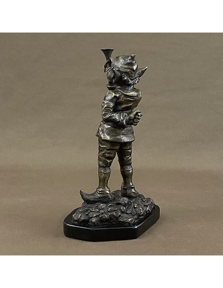 Figura de Bronce Duende 32cm con trompa musical y peana de marmol