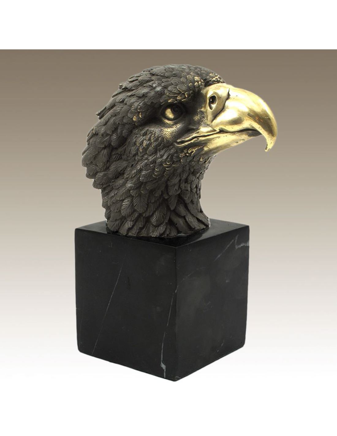 Sculpture en bronze: Tête d'aigle sur socle marbre -Patine brune