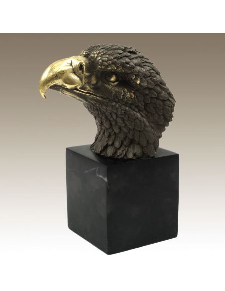 Sculpture en bronze: Tête d'aigle sur socle marbre -Patine brune