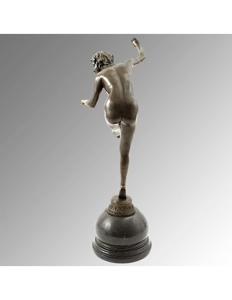 Figura de Bronce. Mujer Art Decó "Juggler"