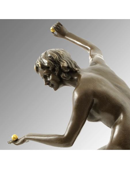 Figura de Bronce. Mujer Art Decó "Juggler"