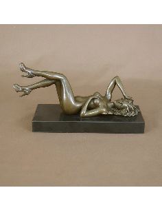 Figura de Bronce. Mujer desnuda tumbada